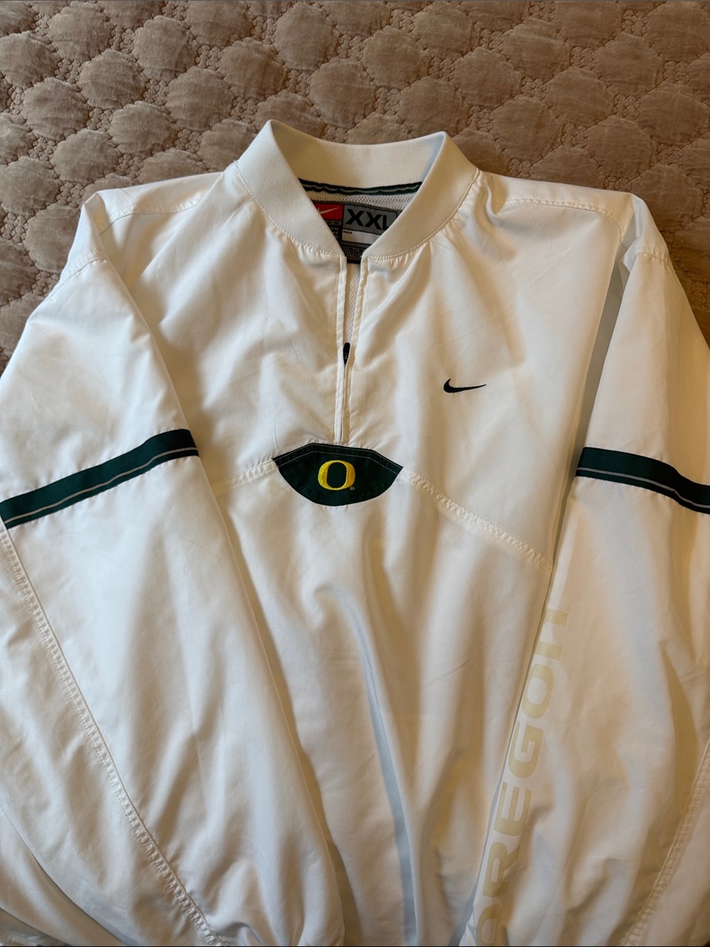 Nike White Pullover with Oregon 'O' and Green Trim